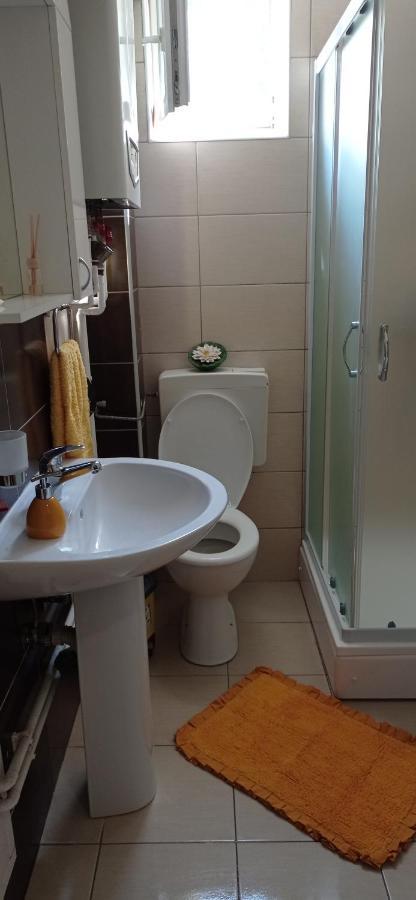 Apartman Sunflower Sremska Mitrovica Esterno foto