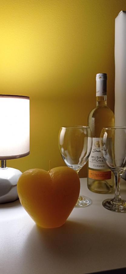 Apartman Sunflower Sremska Mitrovica Esterno foto